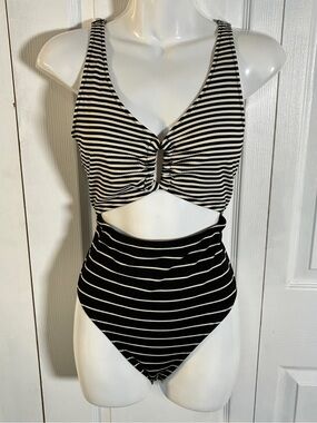 Old Navy Striped Cut-Out One-Piece Swimsuit Size L
